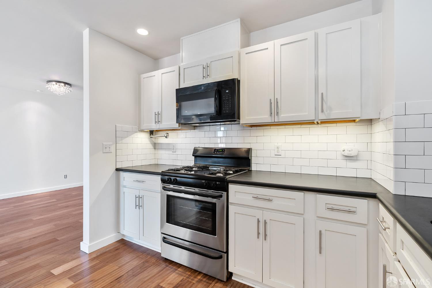 Detail Gallery Image 12 of 42 For 2208 Mission St #503,  San Francisco,  CA 94110 - 3 Beds | 2 Baths