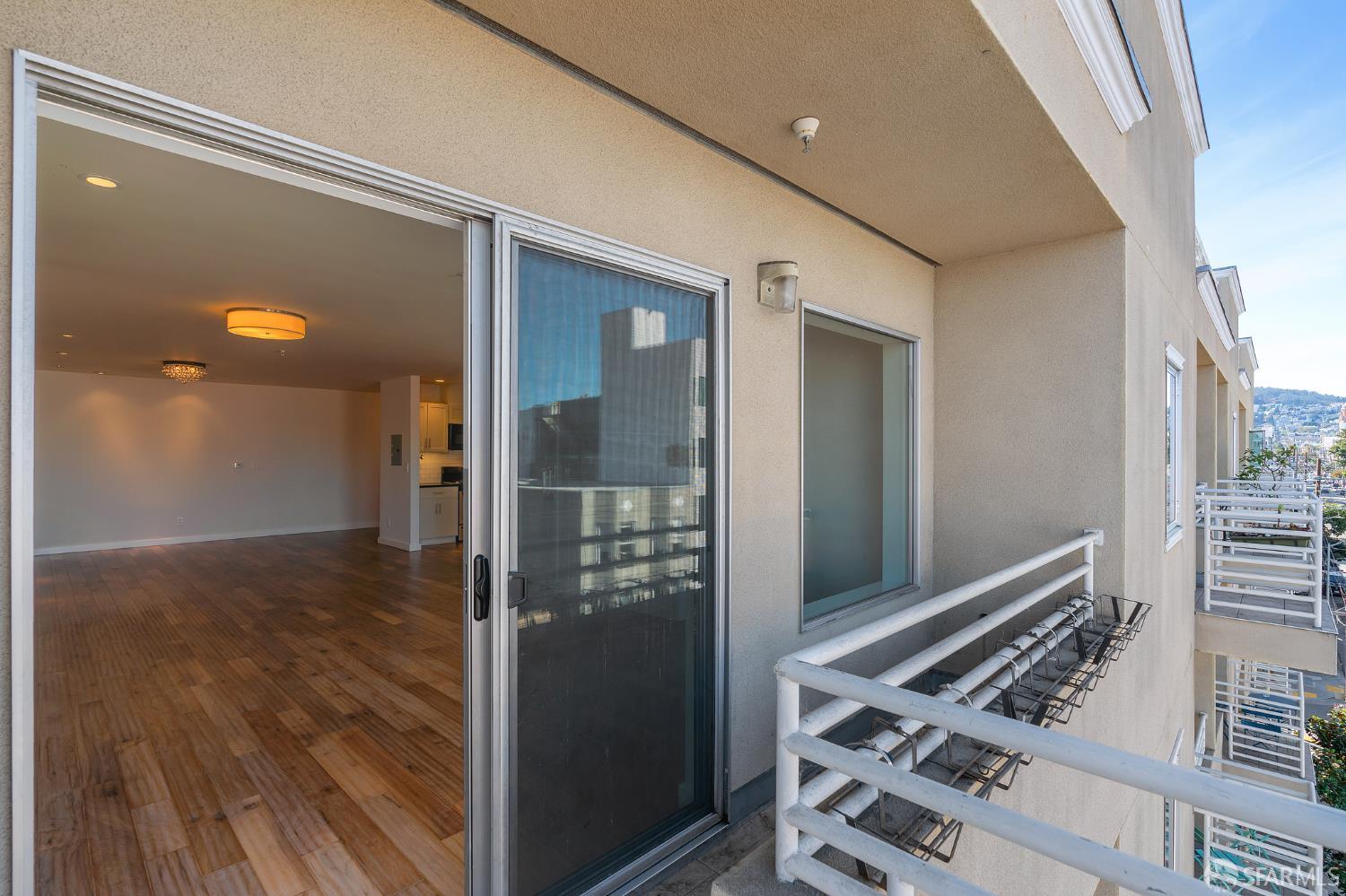 Detail Gallery Image 8 of 42 For 2208 Mission St #503,  San Francisco,  CA 94110 - 3 Beds | 2 Baths