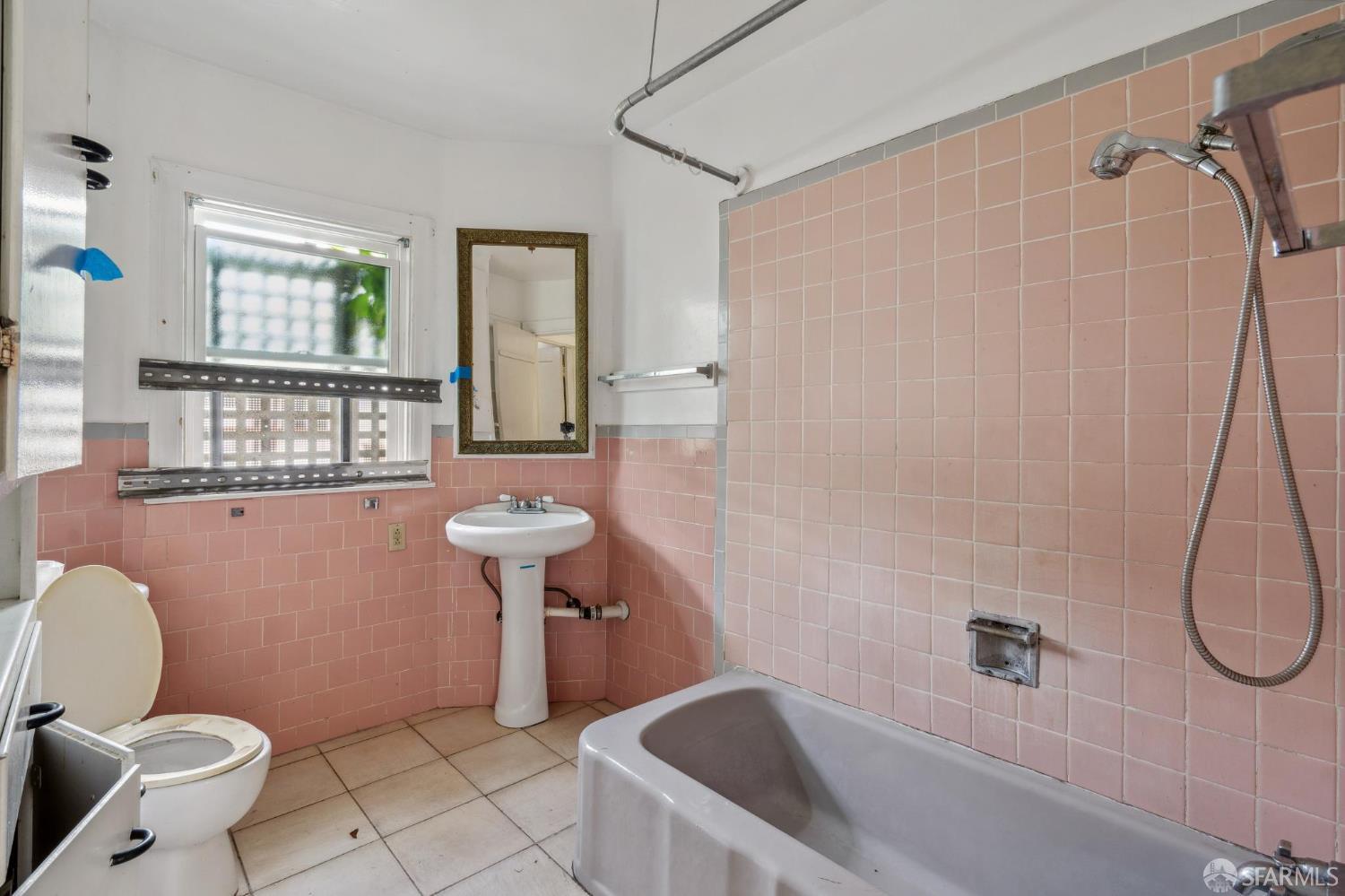 Detail Gallery Image 13 of 45 For 4770 Tompkins Ave, Oakland,  CA 94619 - – Beds | – Baths