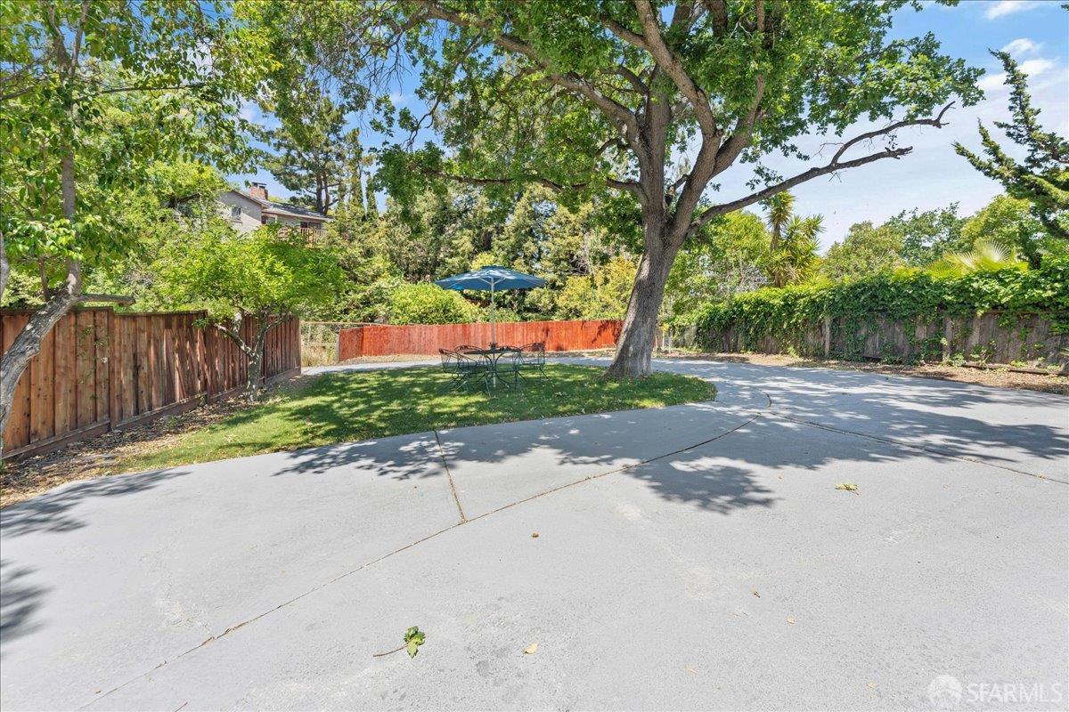 Detail Gallery Image 22 of 28 For 3572 Altamont Way, Redwood City,  CA 94062 - 3 Beds | 2 Baths