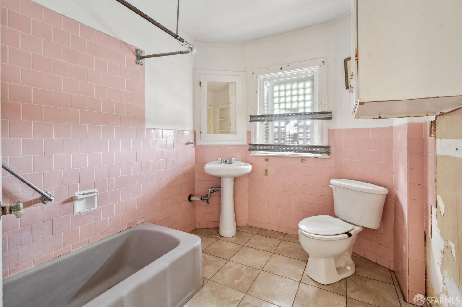 Detail Gallery Image 33 of 45 For 4770 Tompkins Ave, Oakland,  CA 94619 - – Beds | – Baths