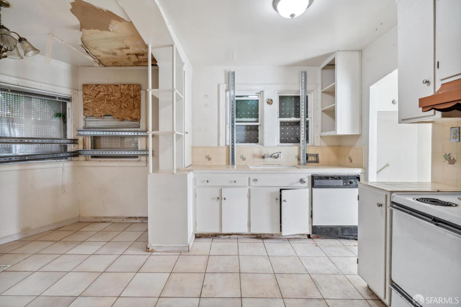Detail Gallery Image 6 of 45 For 4770 Tompkins Ave, Oakland,  CA 94619 - – Beds | – Baths