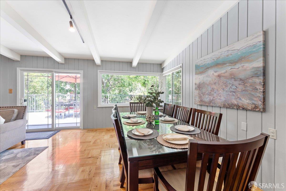Detail Gallery Image 6 of 28 For 3572 Altamont Way, Redwood City,  CA 94062 - 3 Beds | 2 Baths