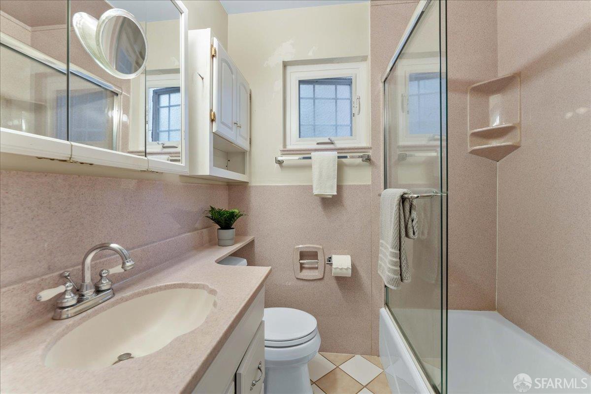 Detail Gallery Image 18 of 28 For 3572 Altamont Way, Redwood City,  CA 94062 - 3 Beds | 2 Baths