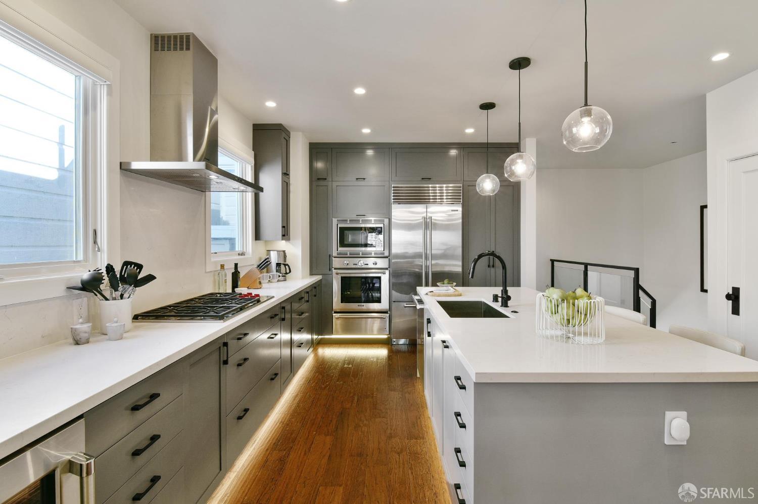 Detail Gallery Image 13 of 62 For 331 Vicente St, San Francisco,  CA 94127 - 3 Beds | 3 Baths