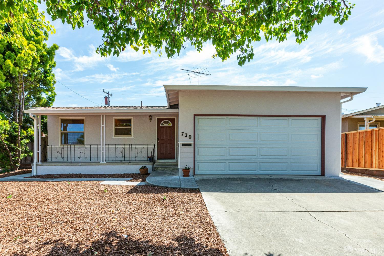 Detail Gallery Image 9 of 15 For 720 Santa Paula Ave, Sunnyvale,  CA 94085 - 3 Beds | 1/1 Baths