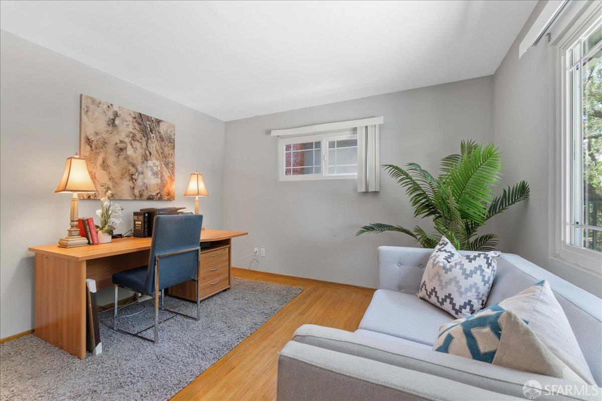 Detail Gallery Image 14 of 28 For 3572 Altamont Way, Redwood City,  CA 94062 - 3 Beds | 2 Baths