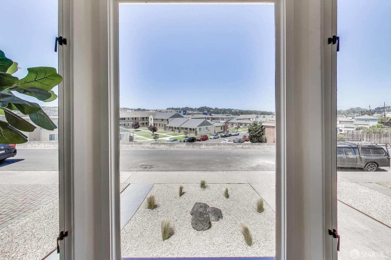 Detail Gallery Image 7 of 27 For 69 Fairway Dr, Daly City,  CA 94015 - 3 Beds | 2 Baths