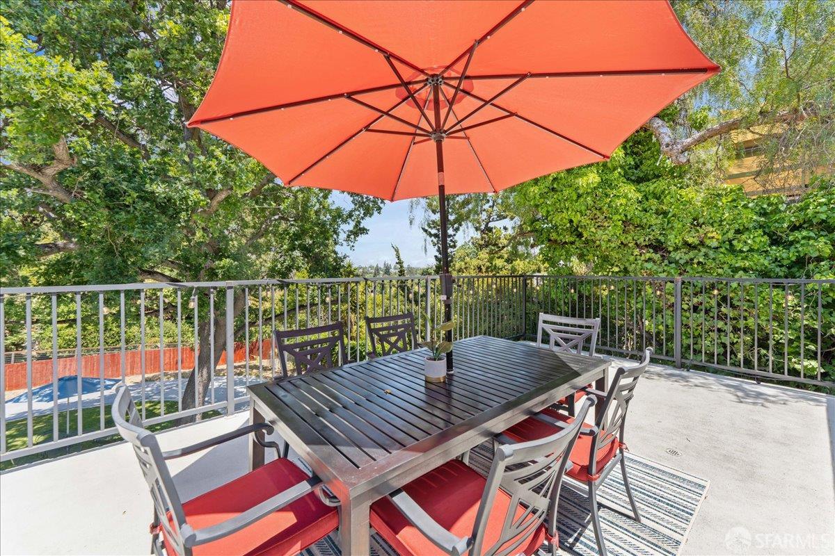Detail Gallery Image 19 of 28 For 3572 Altamont Way, Redwood City,  CA 94062 - 3 Beds | 2 Baths