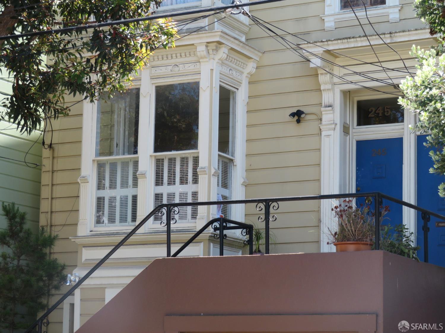 Photo #2: 425043608 Listing 