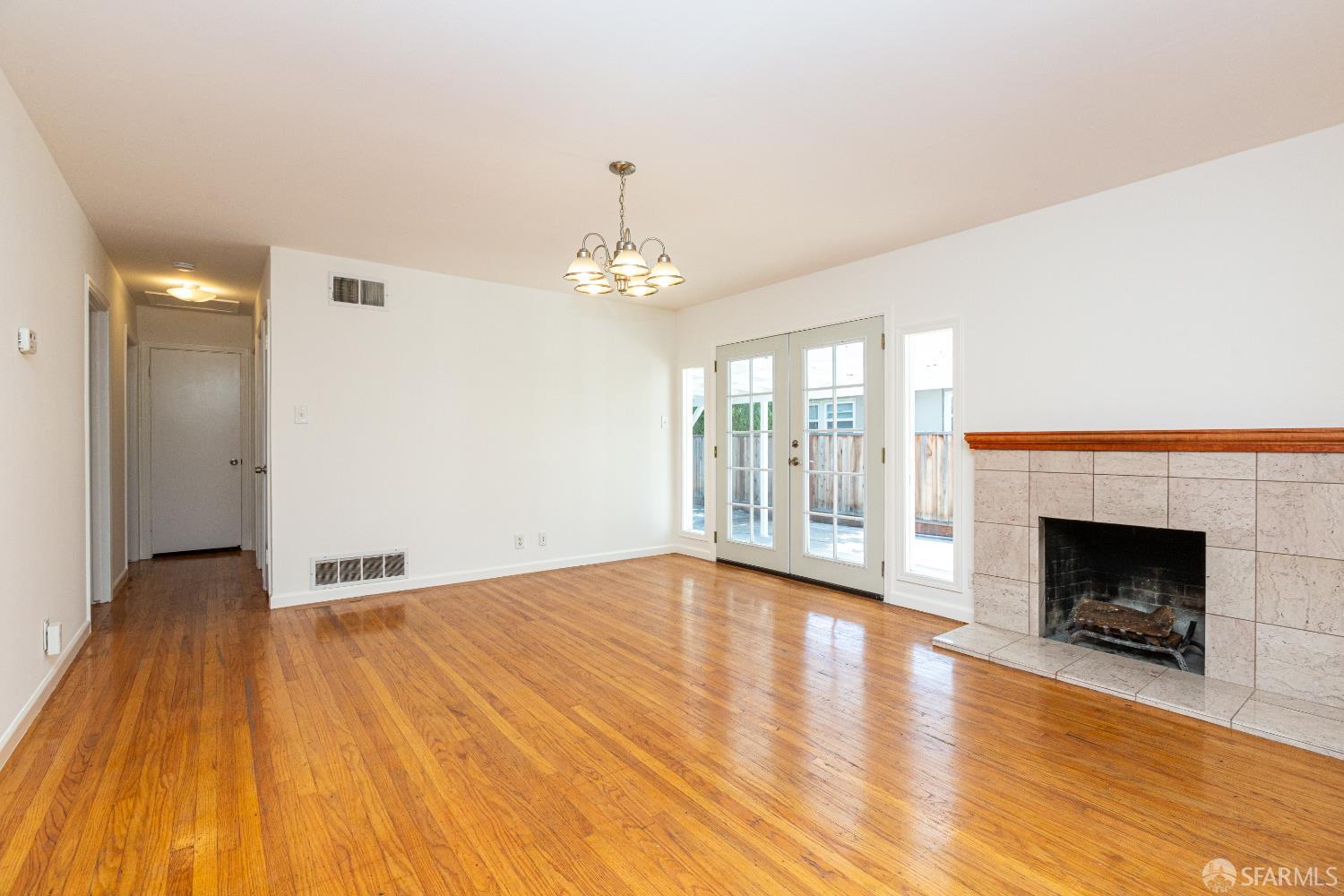 Detail Gallery Image 6 of 15 For 720 Santa Paula Ave, Sunnyvale,  CA 94085 - 3 Beds | 1/1 Baths
