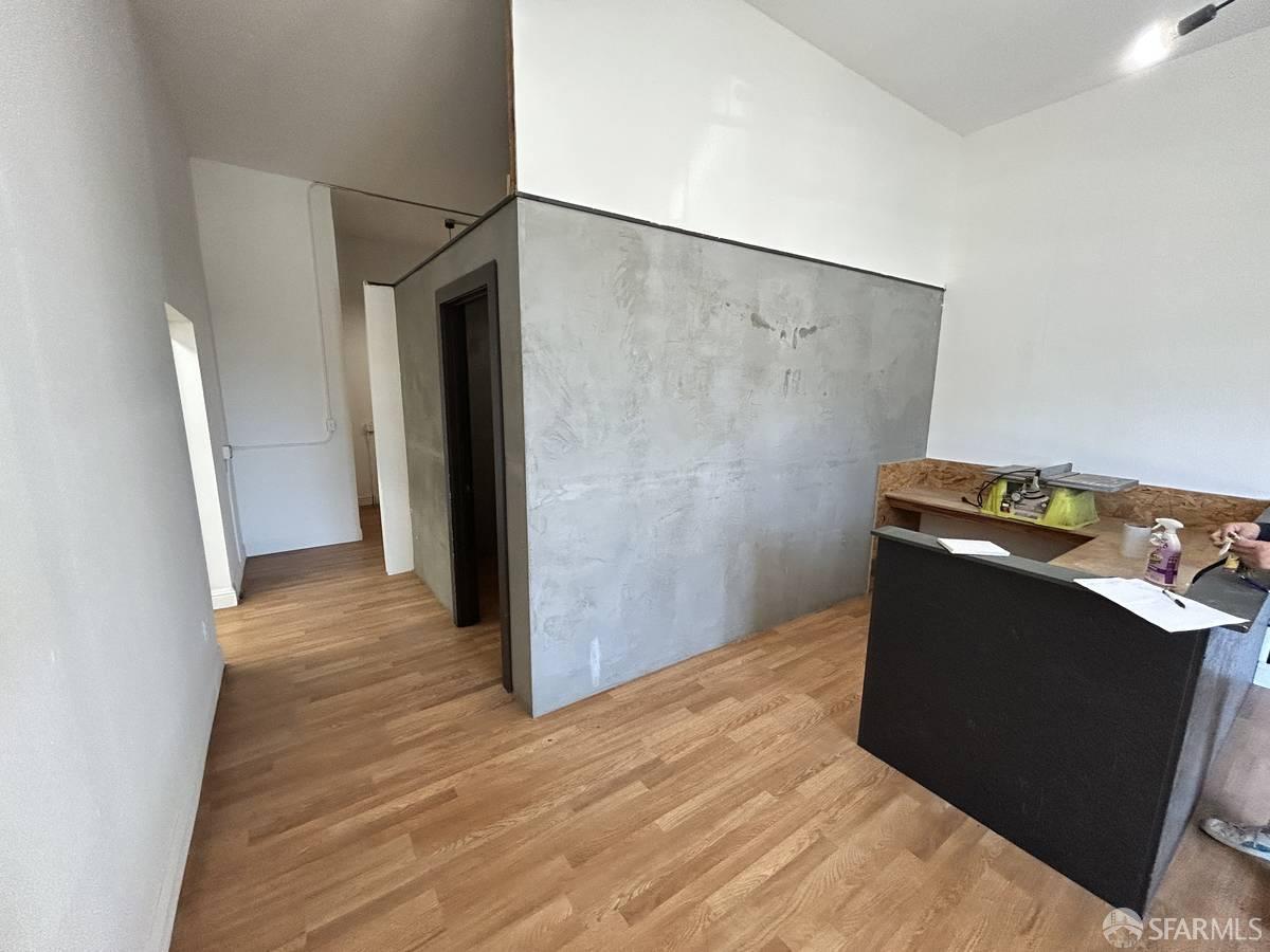 Detail Gallery Image 2 of 8 For 2177 Bayshore Blvd, San Francisco,  CA 94134 - – Beds | – Baths