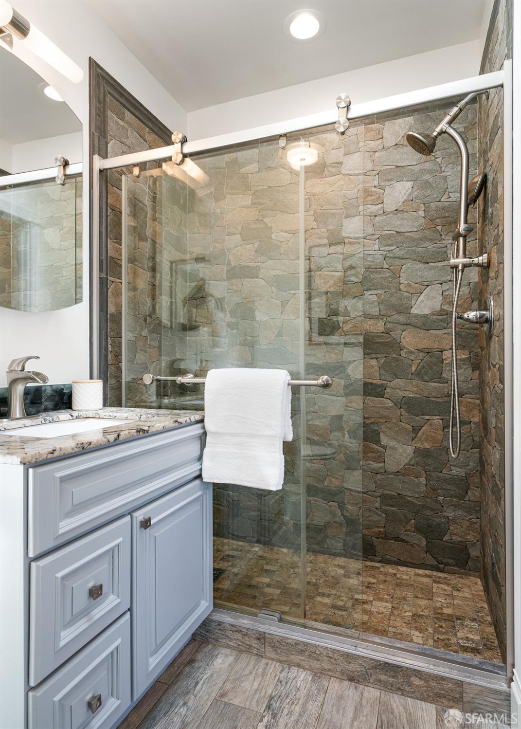 Photo #28: 425039838 Listing: Photo #28