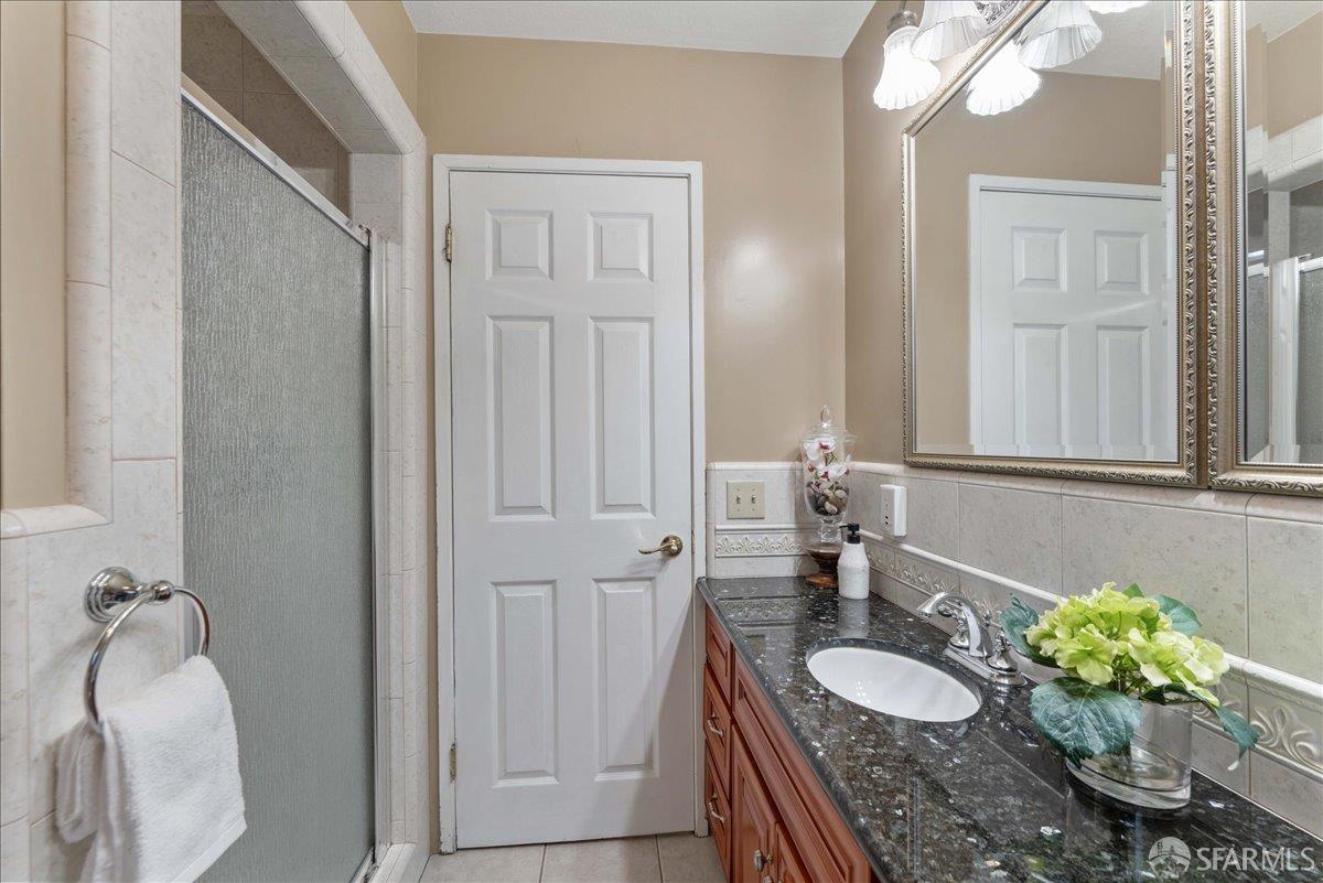 Detail Gallery Image 13 of 28 For 3572 Altamont Way, Redwood City,  CA 94062 - 3 Beds | 2 Baths