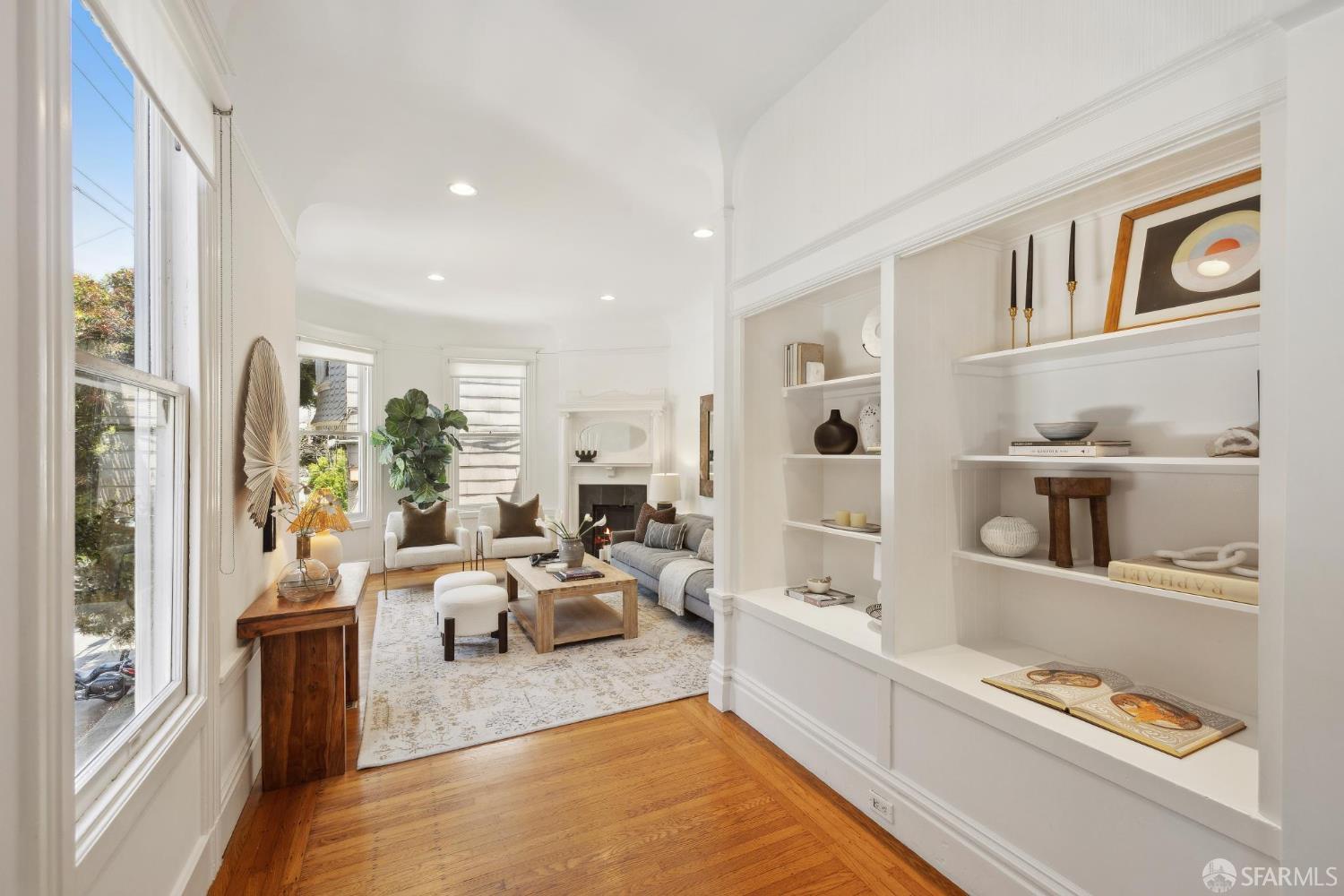 Photo #2: 425039657 Listing 
