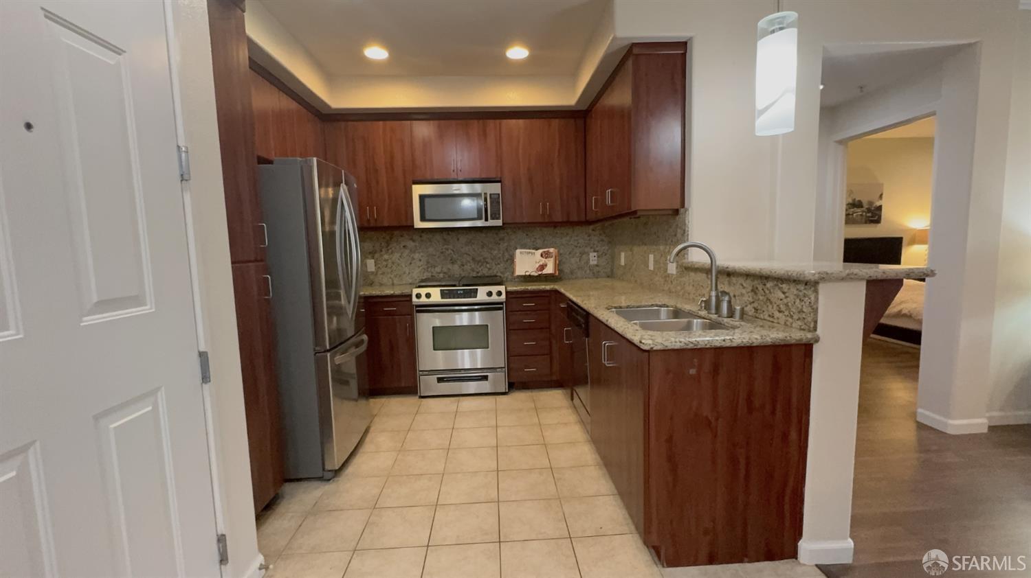 Detail Gallery Image 2 of 15 For 1101 S Main St #216,  Milpitas,  CA 95035 - 2 Beds | 2 Baths