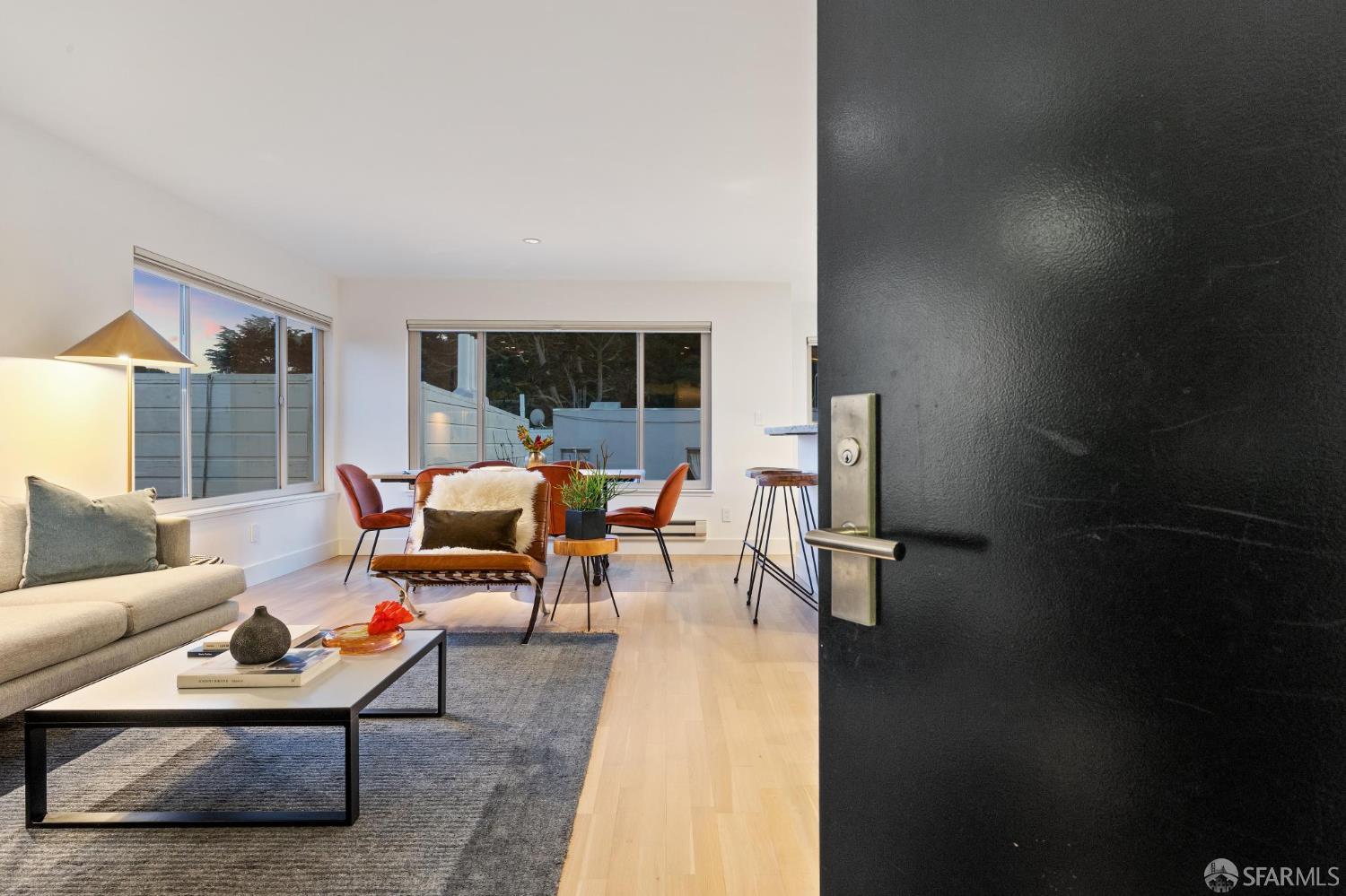 Photo #4: 425042432 Listing 
