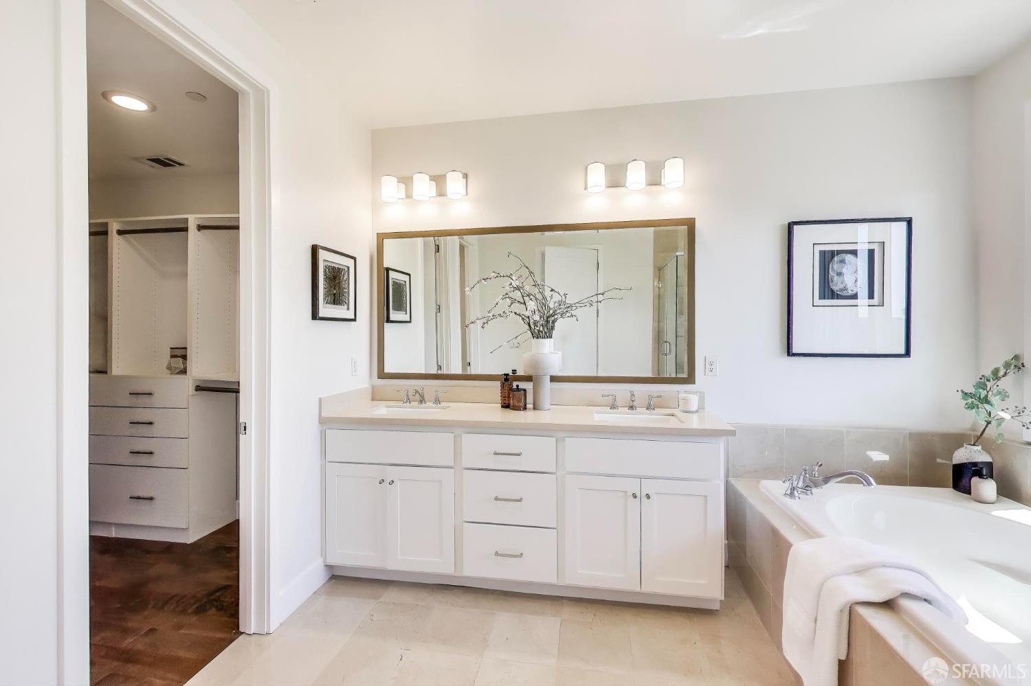 Photo #19: 425045033 Listing: Photo #19