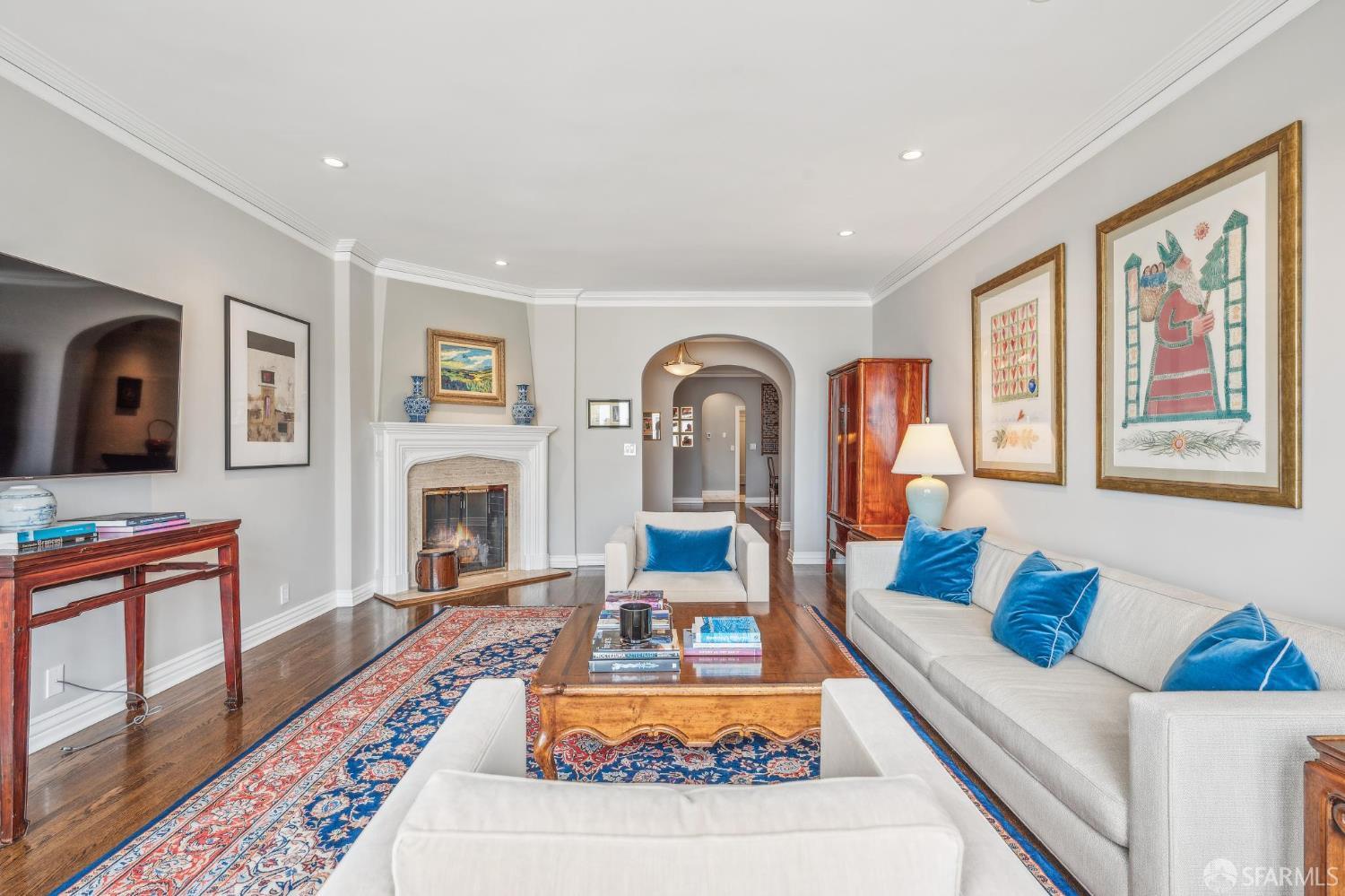 Photo #2: 425038169 Listing 