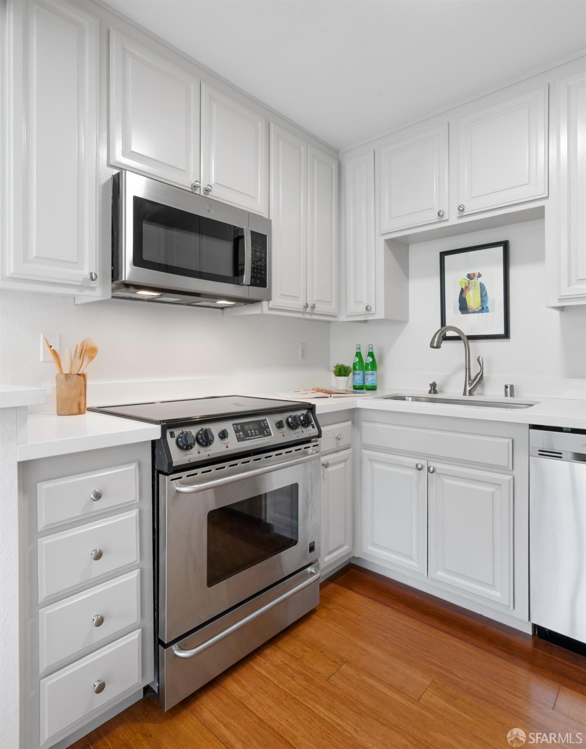 Photo #8: 425045224 Listing: Photo #8