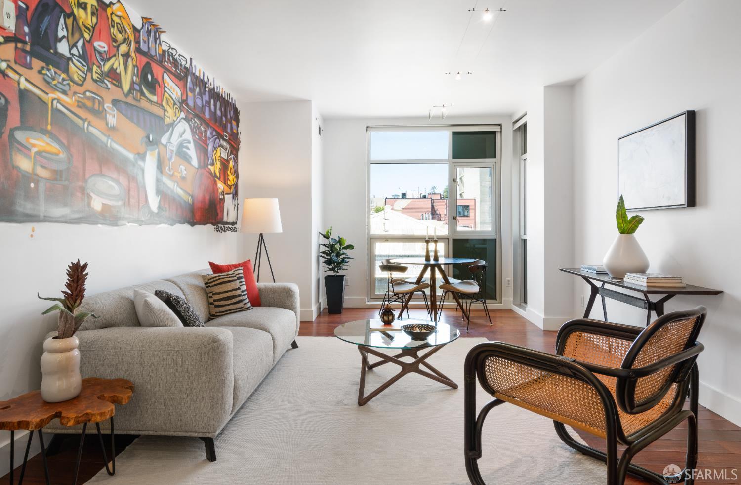 Photo #2: 425045293 Listing 