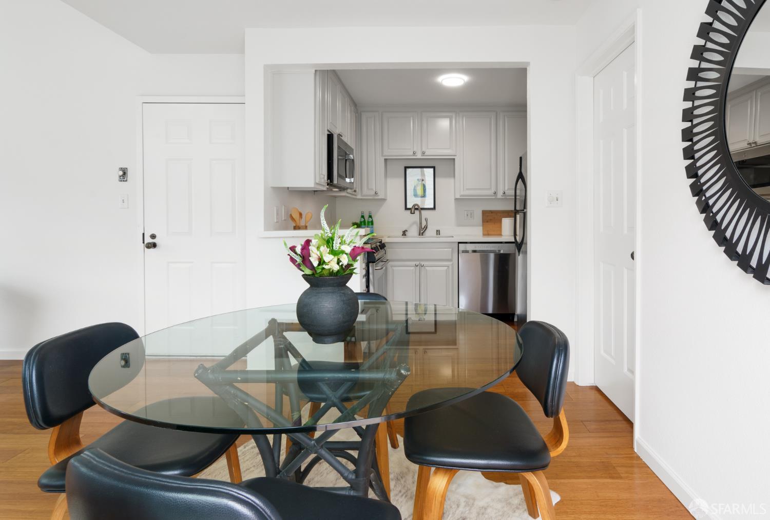 Photo #6: 425045224 Listing: Photo #6