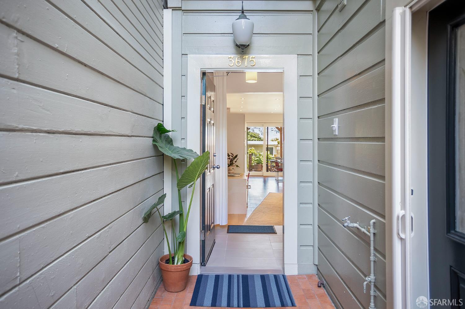 Photo #3: 425045198 Listing 