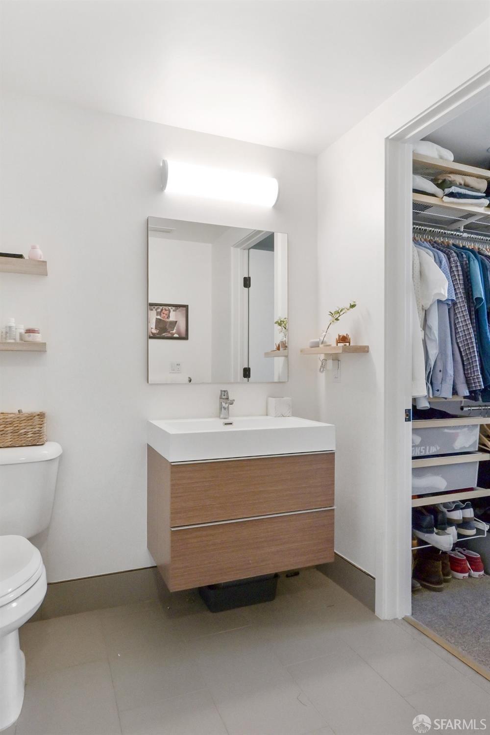 Photo #5: 425045725 Listing: Photo #5
