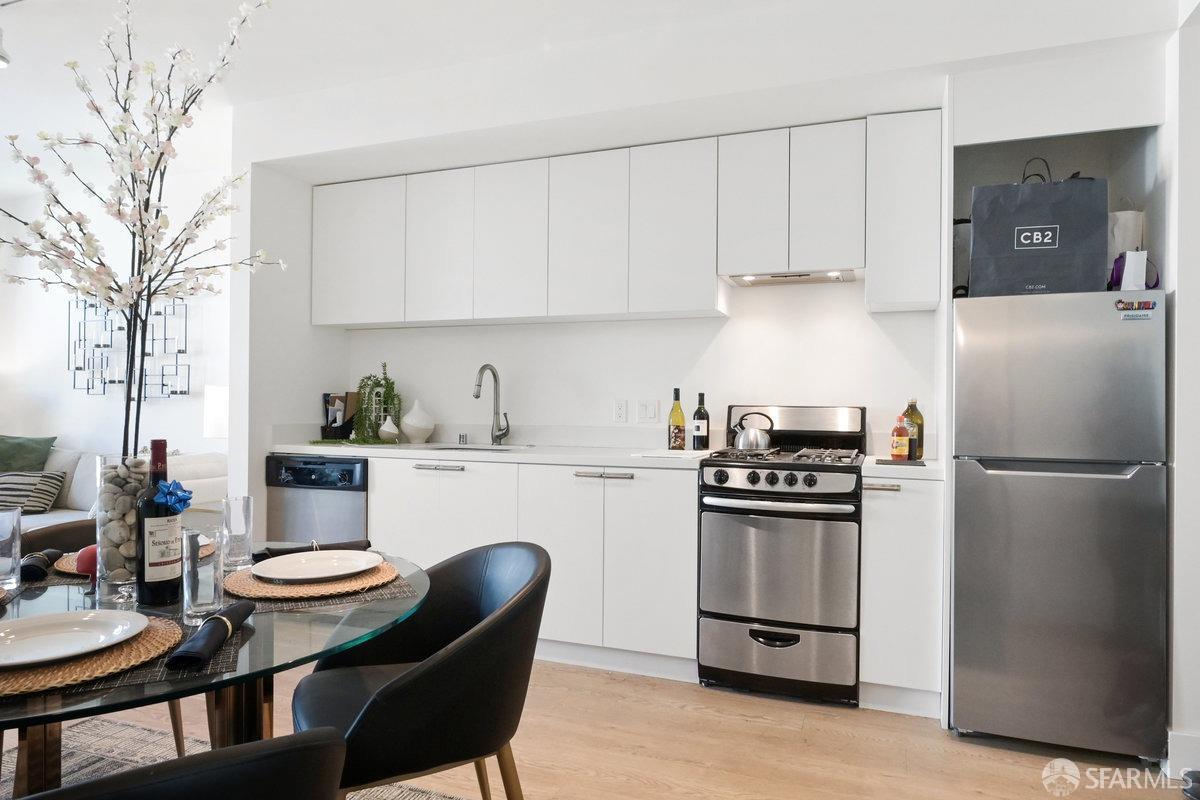 Photo #3: 425045725 Listing 