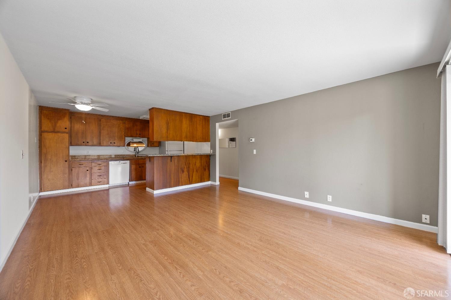 Detail Gallery Image 13 of 33 For 1458 Hudson St #111,  Redwood City,  CA 94061 - 1 Beds | 1 Baths