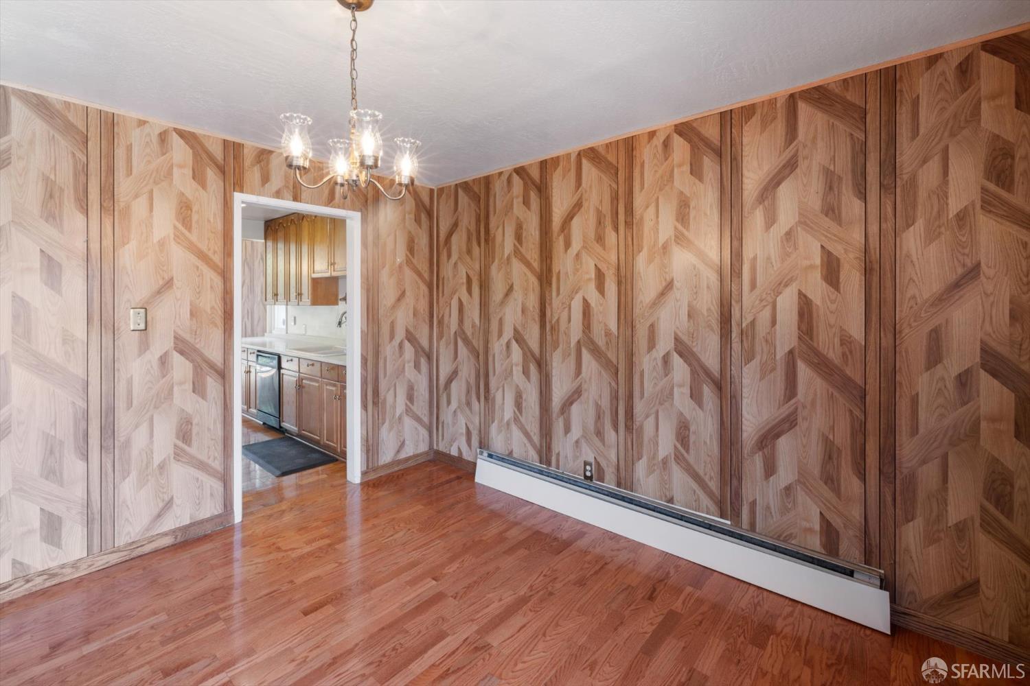 Detail Gallery Image 9 of 46 For 90 Argonaut Ave, San Francisco,  CA 94134 - 4 Beds | 2/1 Baths