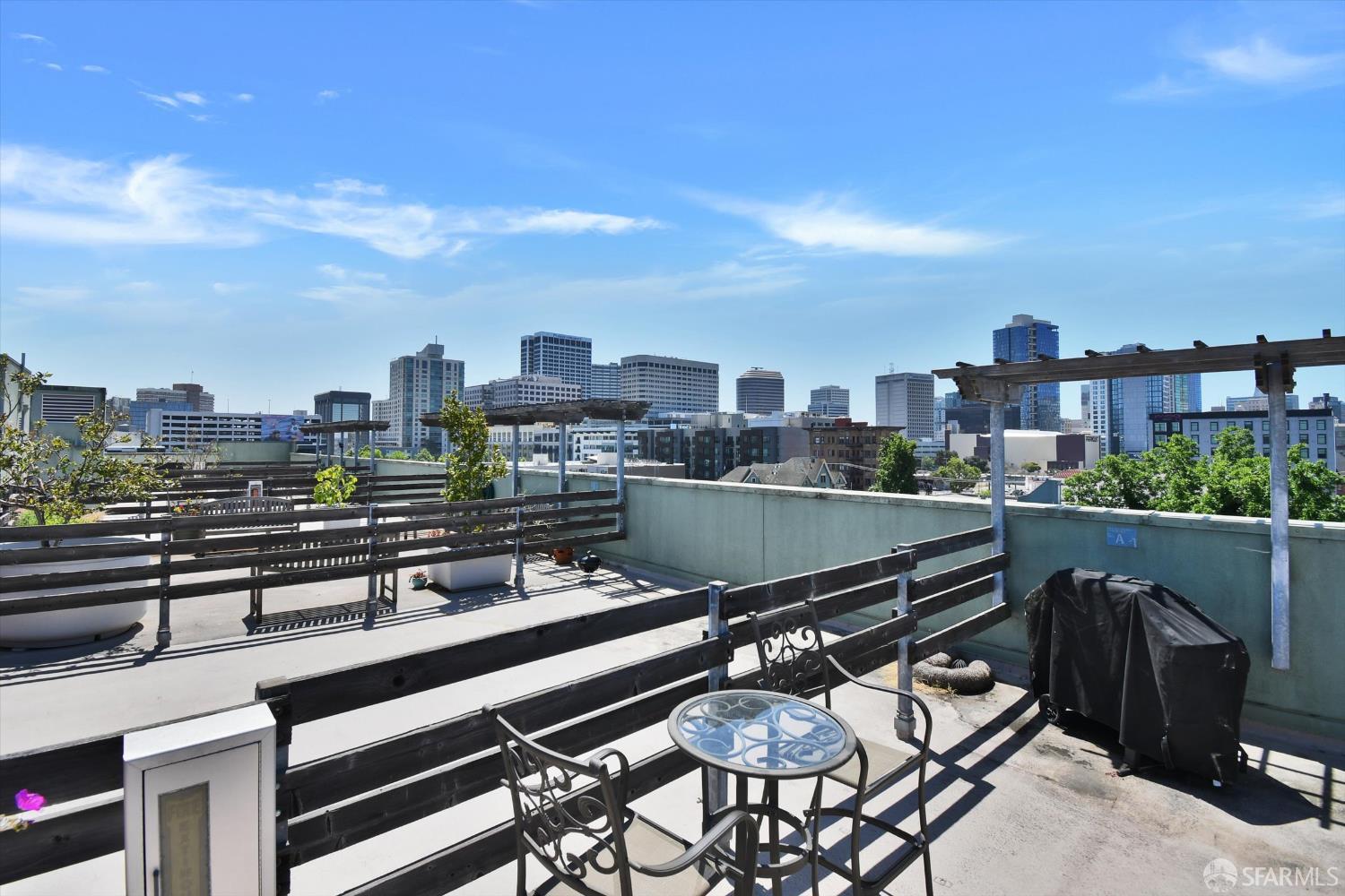 Detail Gallery Image 30 of 48 For 2407 Telegraph Ave #205,  Oakland,  CA 94612 - 1 Beds | 1 Baths