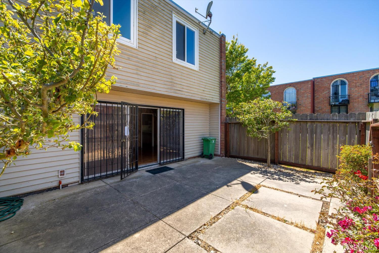 Detail Gallery Image 31 of 46 For 90 Argonaut Ave, San Francisco,  CA 94134 - 4 Beds | 2/1 Baths