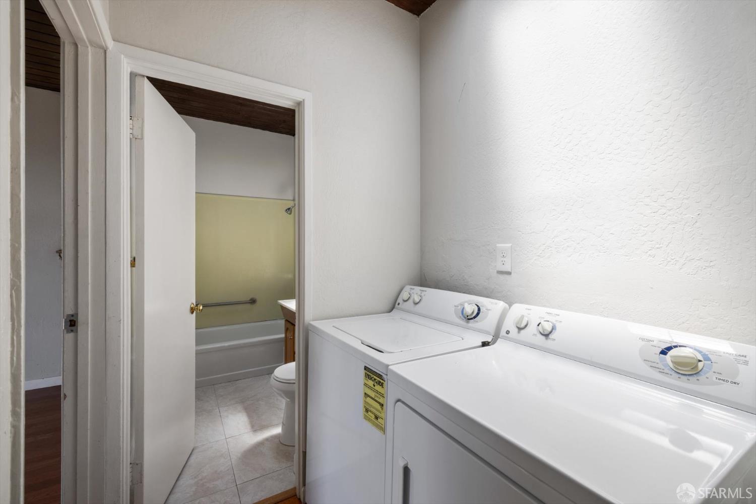 Detail Gallery Image 17 of 46 For 90 Argonaut Ave, San Francisco,  CA 94134 - 4 Beds | 2/1 Baths