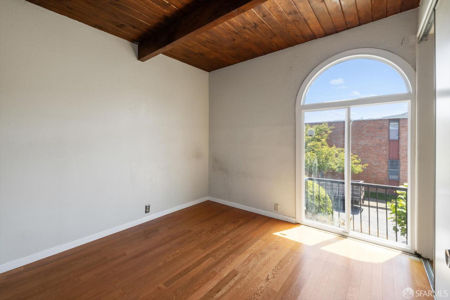 Detail Gallery Image 15 of 46 For 90 Argonaut Ave, San Francisco,  CA 94134 - 4 Beds | 2/1 Baths