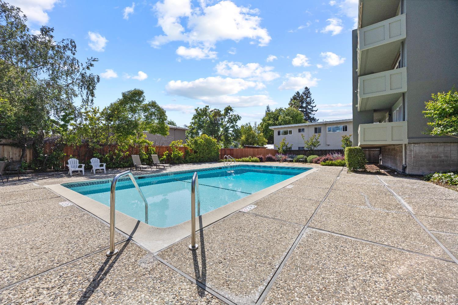Detail Gallery Image 23 of 33 For 1458 Hudson St #111,  Redwood City,  CA 94061 - 1 Beds | 1 Baths