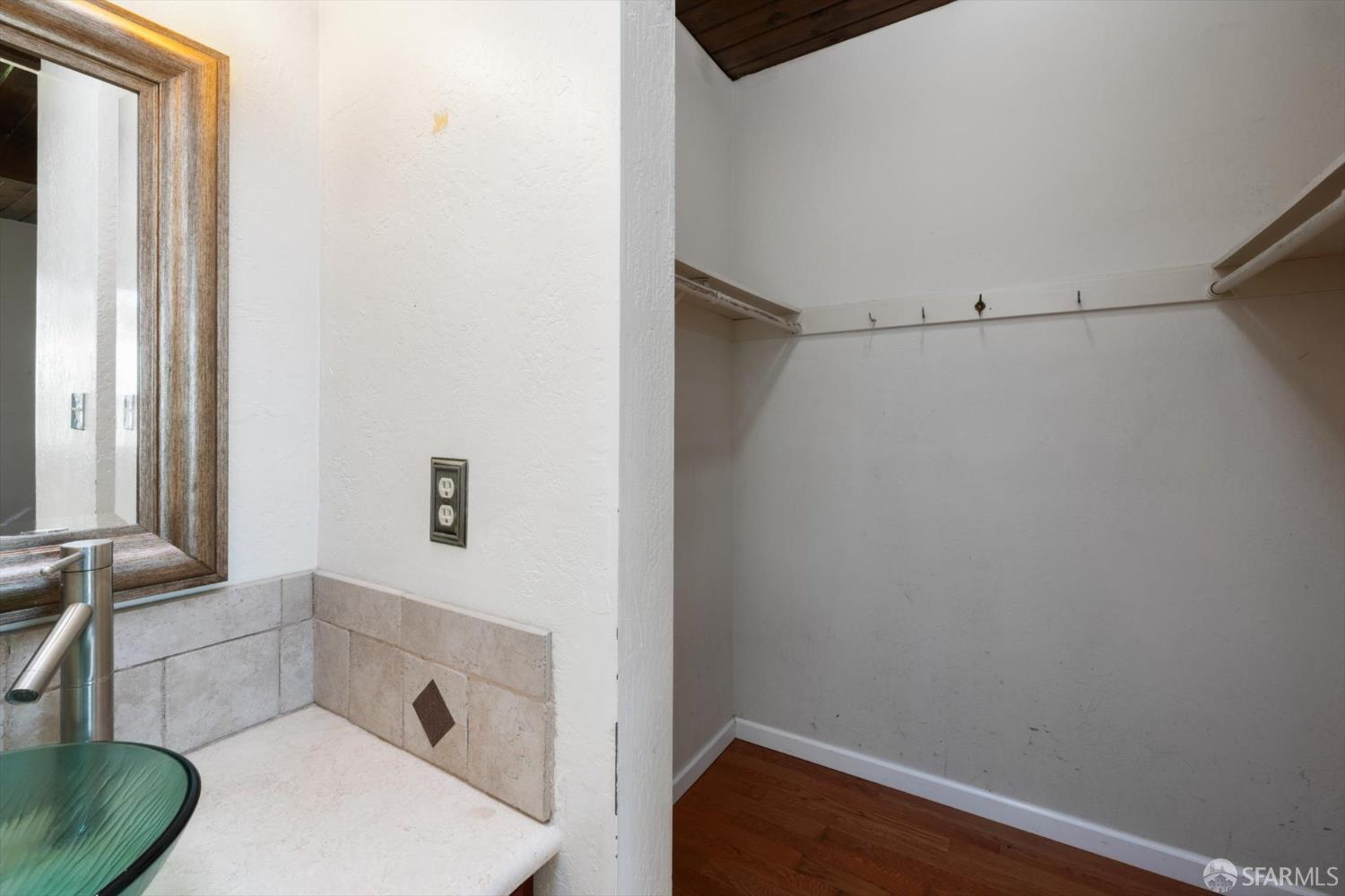 Detail Gallery Image 25 of 46 For 90 Argonaut Ave, San Francisco,  CA 94134 - 4 Beds | 2/1 Baths