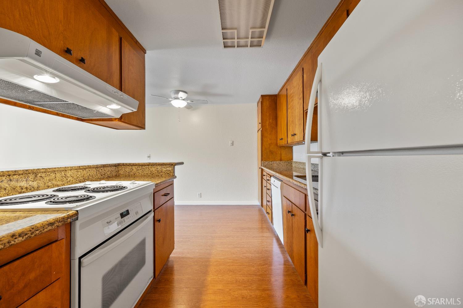 Detail Gallery Image 16 of 33 For 1458 Hudson St #111,  Redwood City,  CA 94061 - 1 Beds | 1 Baths
