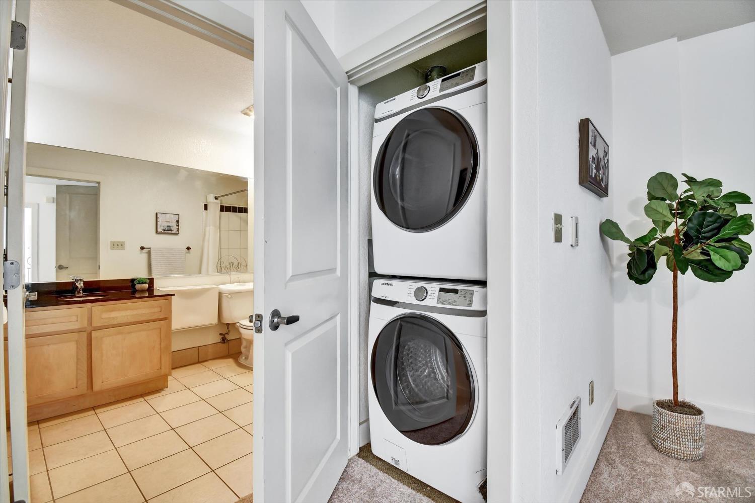 Detail Gallery Image 3 of 48 For 2407 Telegraph Ave #205,  Oakland,  CA 94612 - 1 Beds | 1 Baths