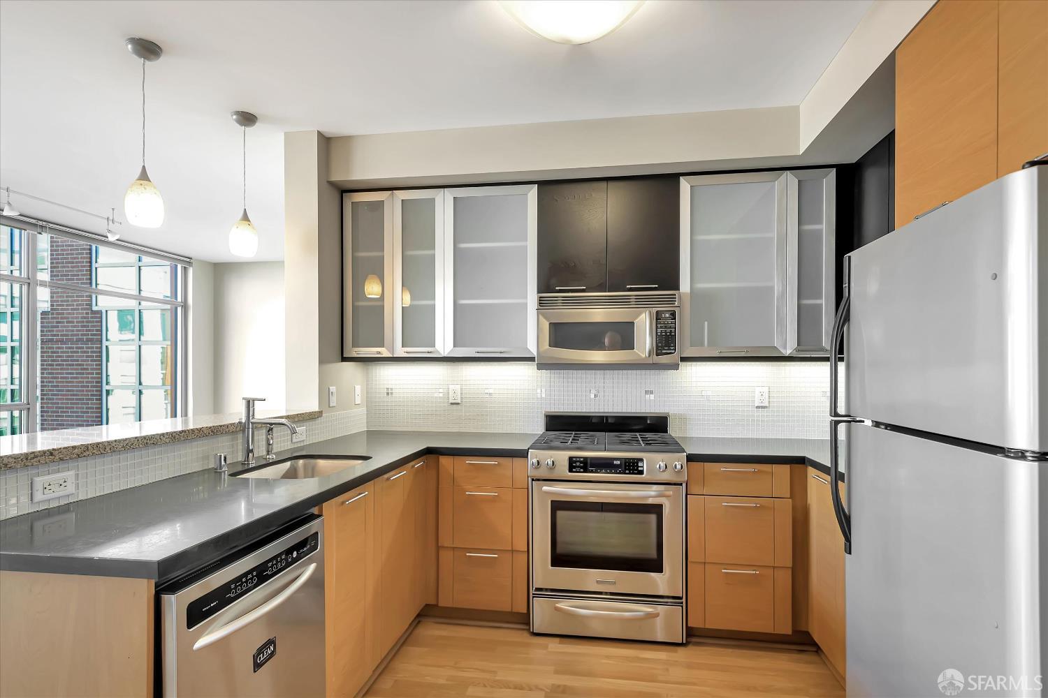 Detail Gallery Image 7 of 31 For 170 King St #1012,  San Francisco,  CA 94107 - 1 Beds | 1 Baths