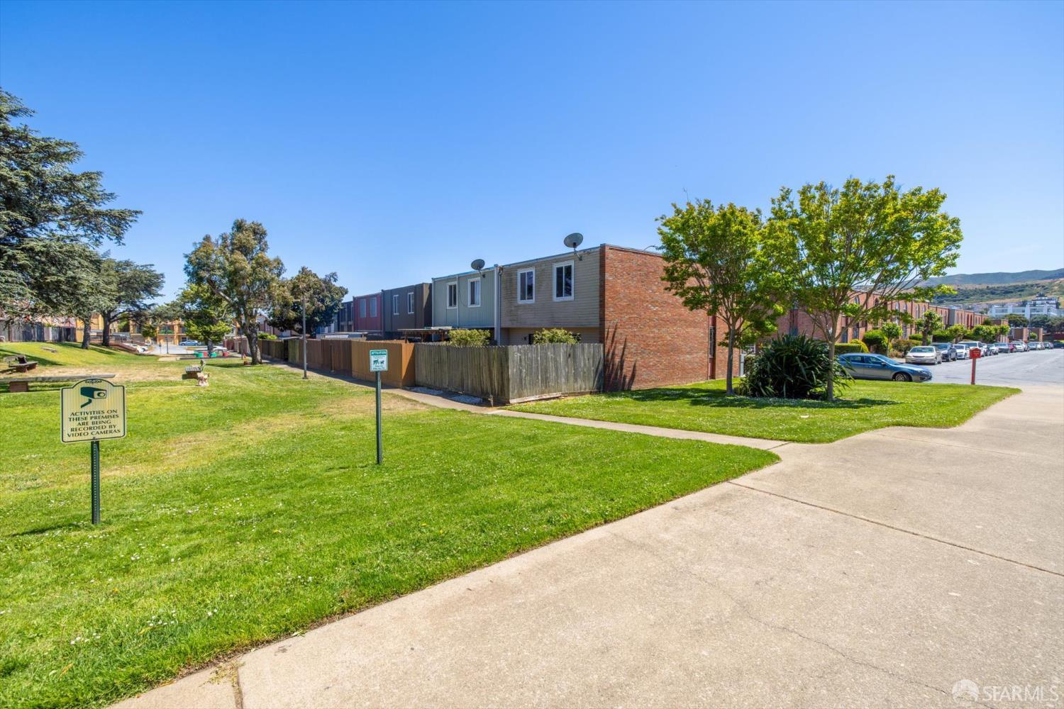 Detail Gallery Image 38 of 46 For 90 Argonaut Ave, San Francisco,  CA 94134 - 4 Beds | 2/1 Baths