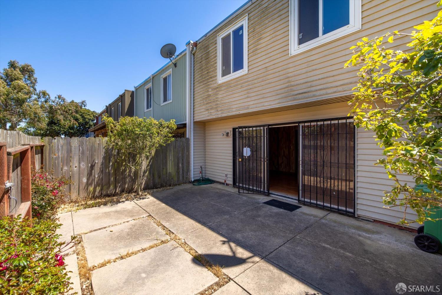 Detail Gallery Image 32 of 46 For 90 Argonaut Ave, San Francisco,  CA 94134 - 4 Beds | 2/1 Baths