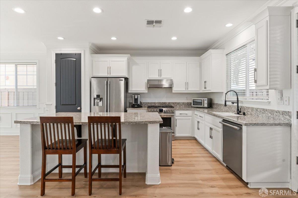 Detail Gallery Image 7 of 77 For 67 Greystone Pl, Pittsburg,  CA 94565 - 4 Beds | 2/1 Baths