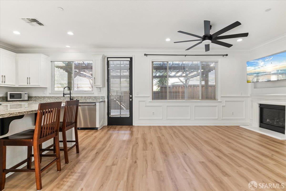 Detail Gallery Image 11 of 77 For 67 Greystone Pl, Pittsburg,  CA 94565 - 4 Beds | 2/1 Baths