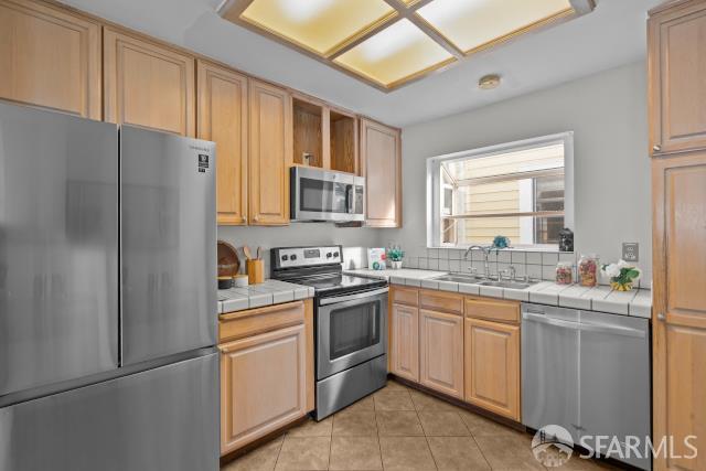 Detail Gallery Image 11 of 32 For 984 Wyandotte Ave, Daly City,  CA 94014 - – Beds | – Baths