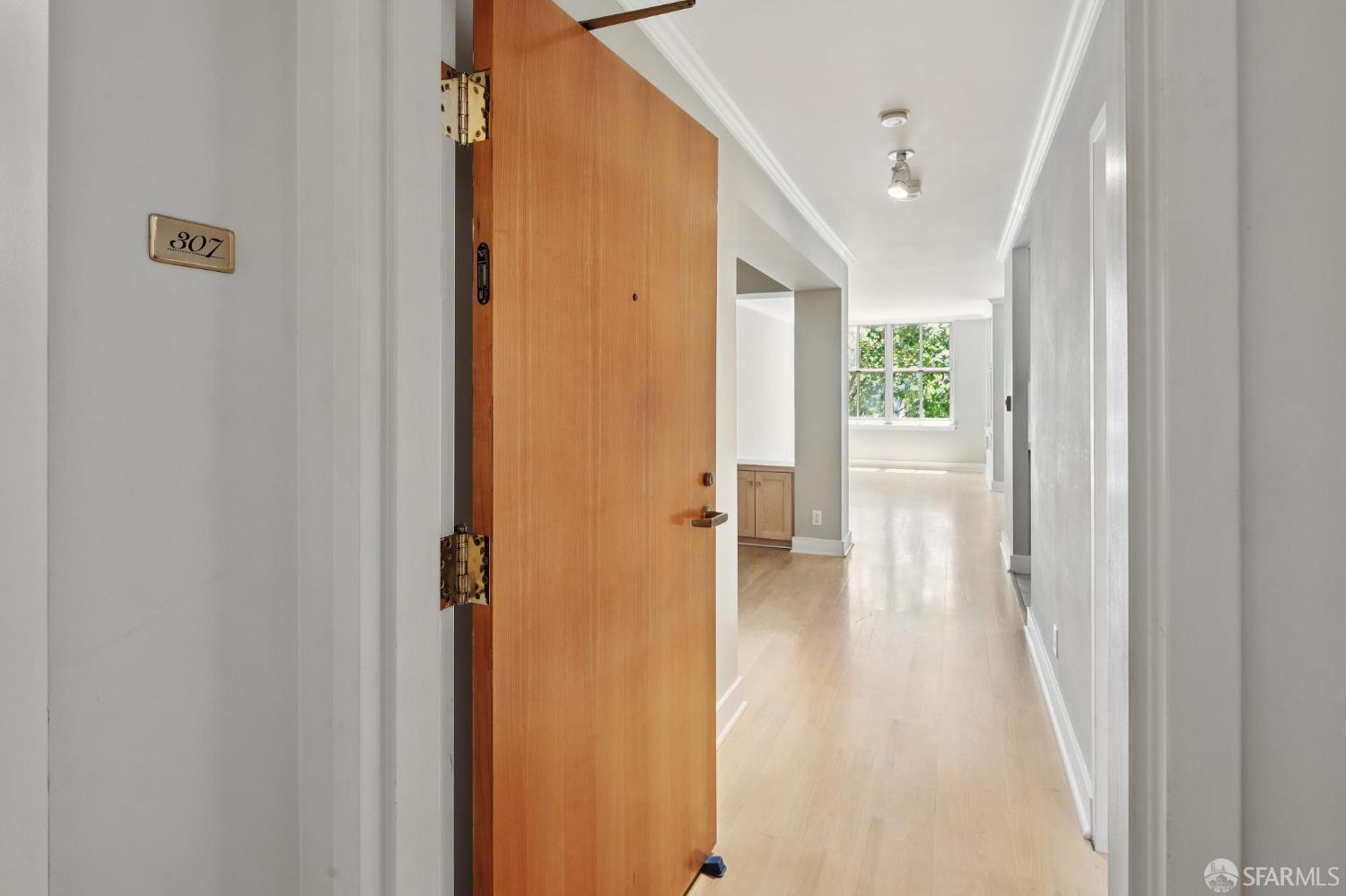 Photo #2: 425040412 Listing 