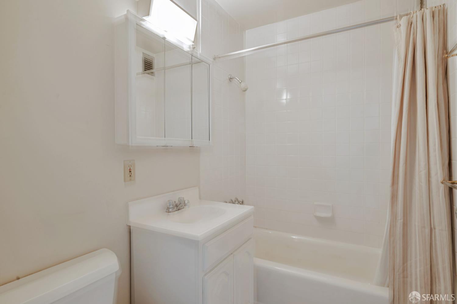 Detail Gallery Image 25 of 36 For 1455 Laguna St #6,  San Francisco,  CA 94115 - 2 Beds | 1 Baths