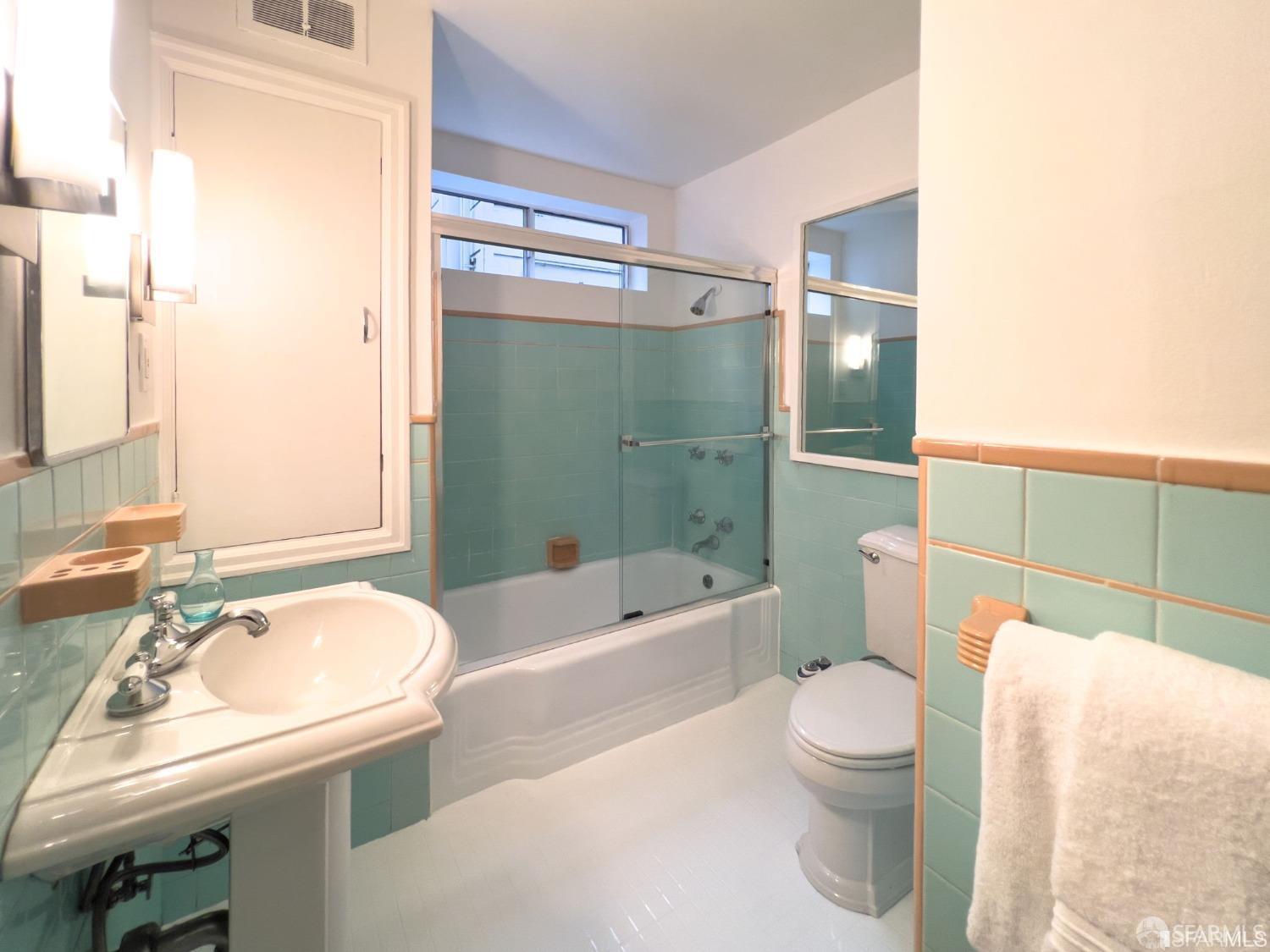Detail Gallery Image 12 of 17 For 279 Filbert St, San Francisco,  CA 94133 - 1 Beds | 1 Baths