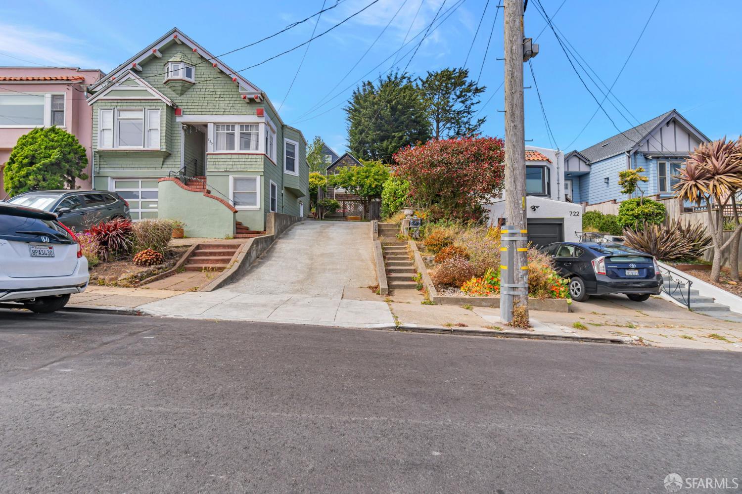 Detail Gallery Image 3 of 53 For 726 Joost Ave, San Francisco,  CA 94127 - 2 Beds | 1 Baths