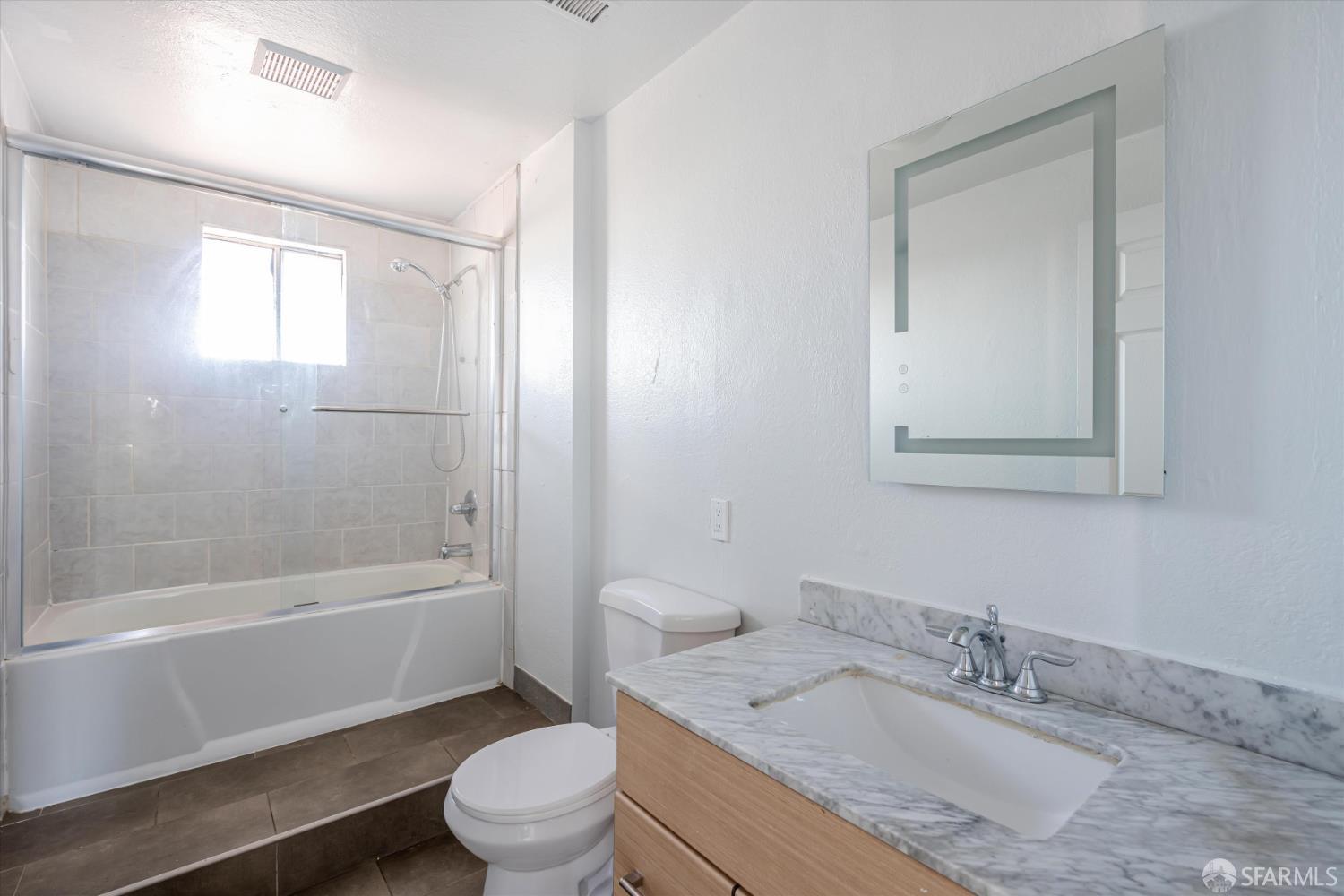 Detail Gallery Image 7 of 39 For 2489 20th St, San Pablo,  CA 94806 - 3 Beds | 1/1 Baths